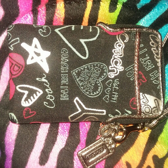 Coach - Picture 3 of 3